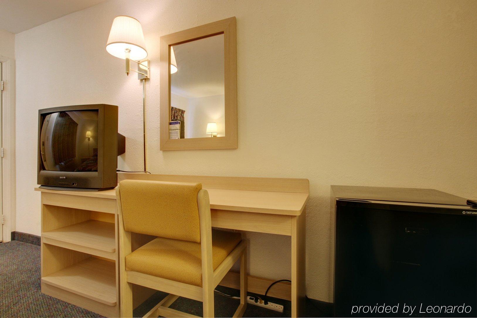 Americas Best Value Inn And Suites Carbondale Δωμάτιο φωτογραφία